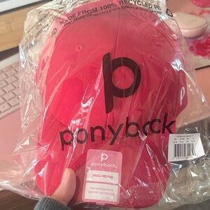 Ponyback Red Everyday Fit